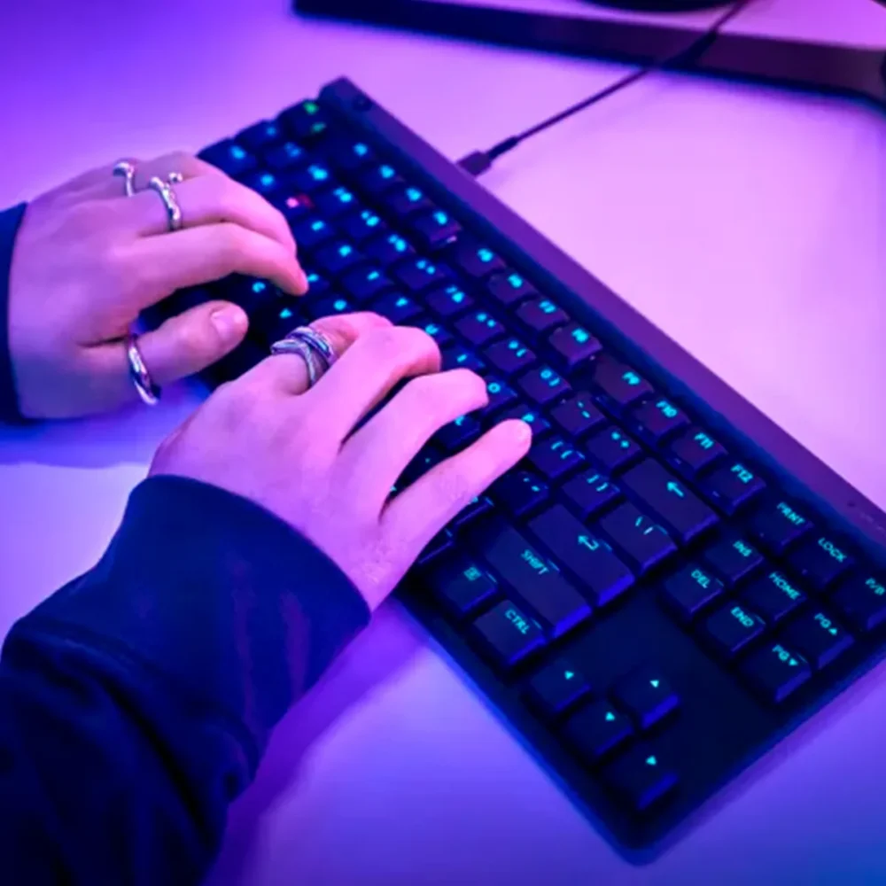 Teclado Gamer Logitech G515 TKL Mecánico RGB – Negro (920-012869) - Imagen 2